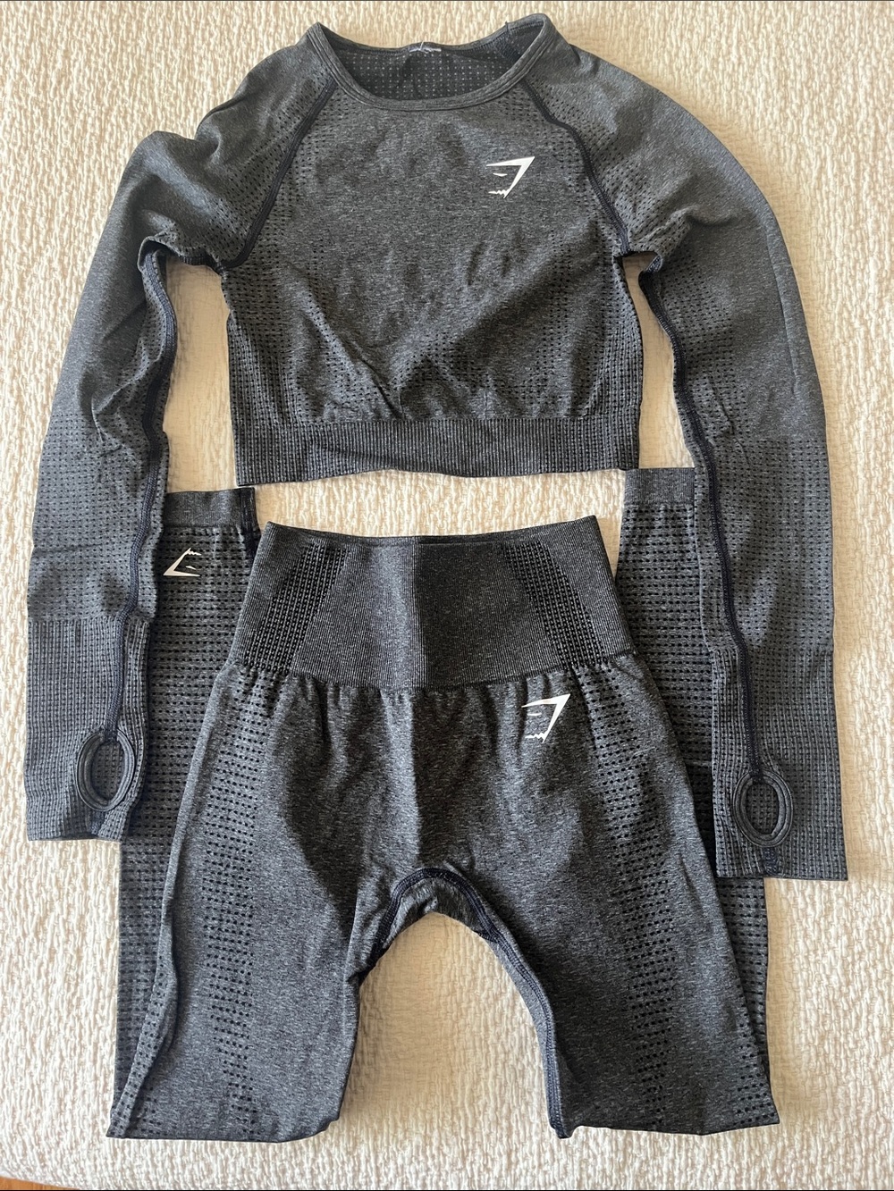 Gymshark Women’s Charcoal Seamless Long Sleeve Crop Top & Shorts Set